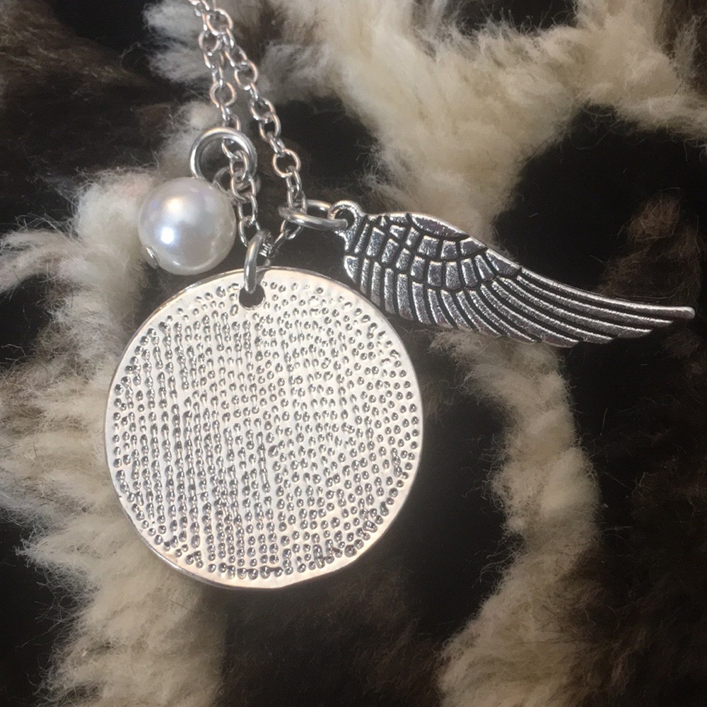 Pet Love Necklace - Picture 4 of 4